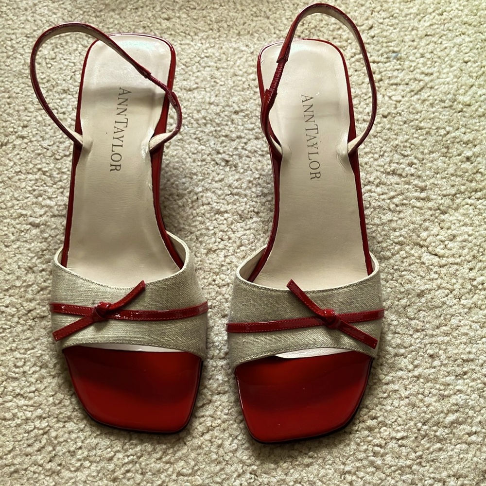 NET vintage Ann Taylor fabric and red patent trimmed slingblacjs. 7m